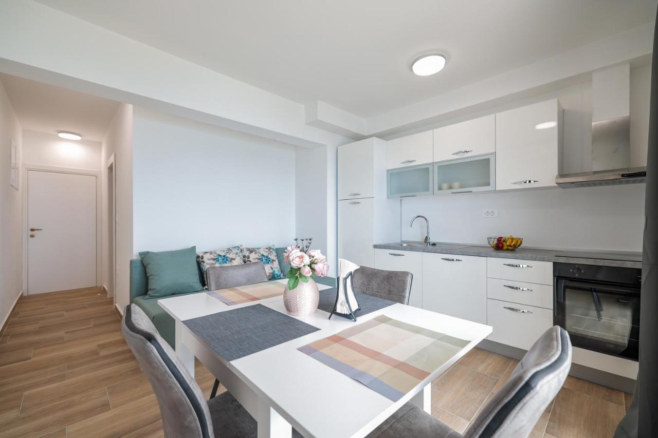 Beachfront Apartments Tic With Seaview Miletici Kültér fotó