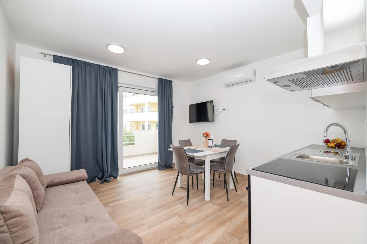 Beachfront Apartments Tic With Seaview Miletici Kültér fotó