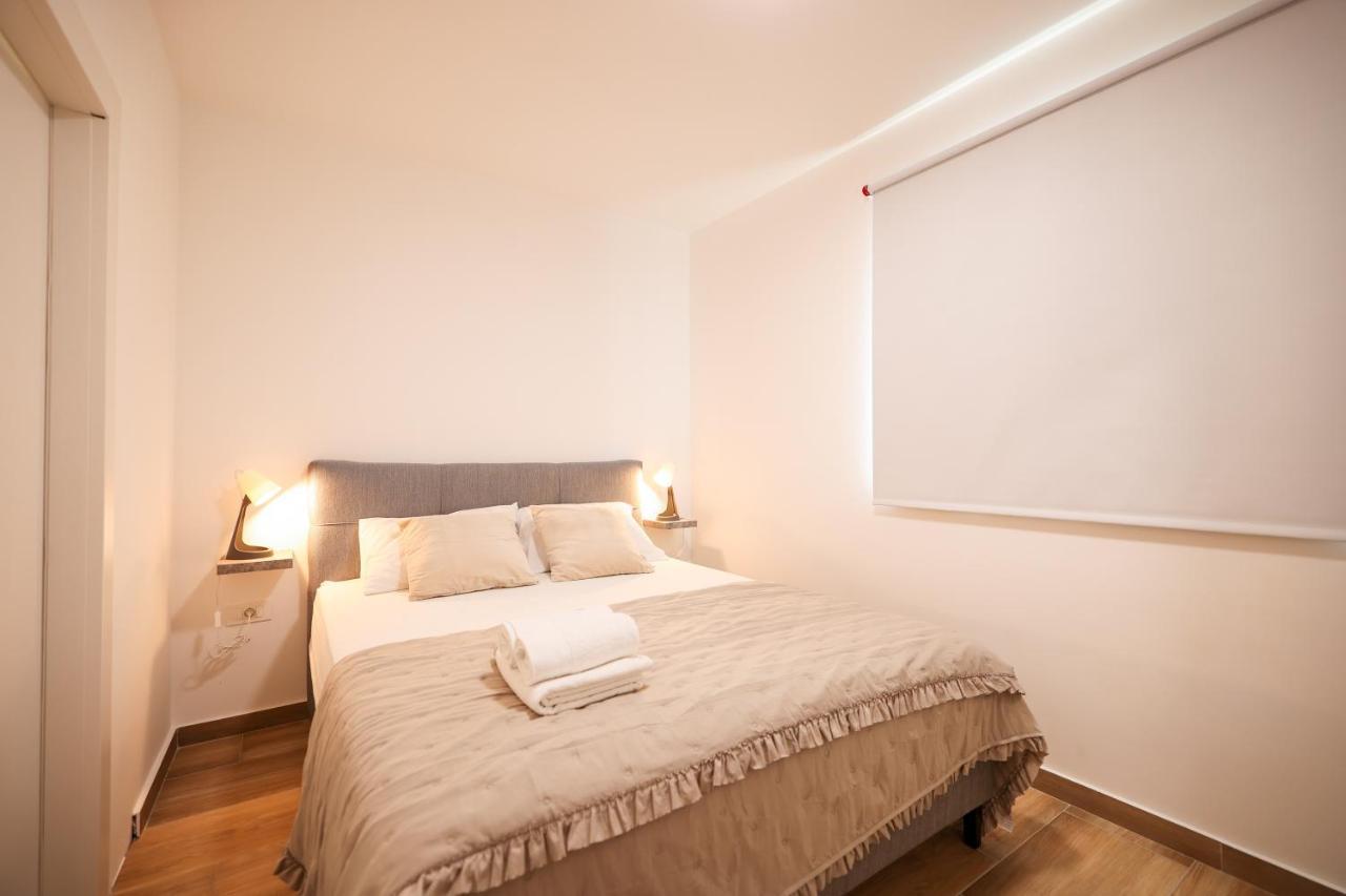 Beachfront Apartments Tic With Seaview Miletici Kültér fotó